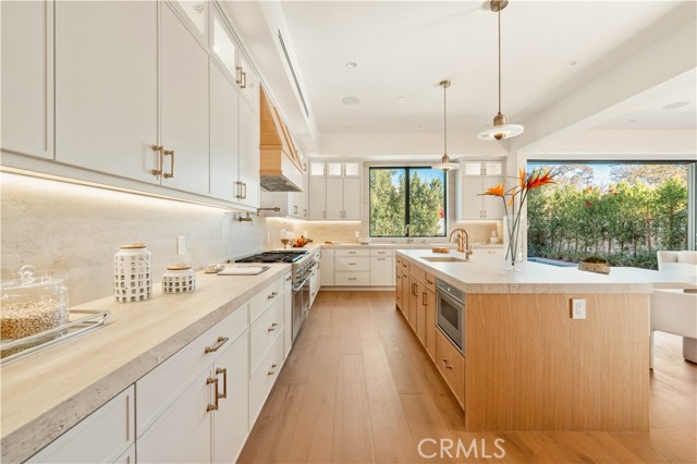 Detail Gallery Image 17 of 56 For 5136 Nagle Ave, Sherman Oaks,  CA 91423 - 6 Beds | 6/2 Baths