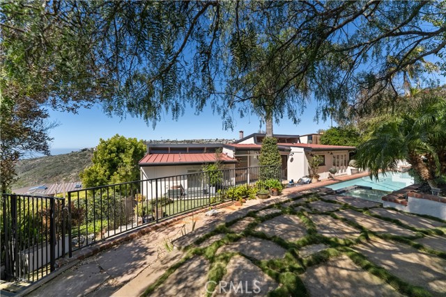 Detail Gallery Image 43 of 46 For 1961 San Remo Dr, Laguna Beach,  CA 92651 - 3 Beds | 2/1 Baths