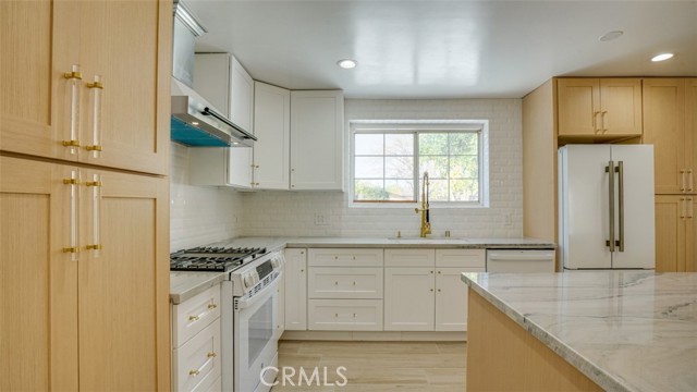 Detail Gallery Image 12 of 63 For 24306 Gilmore St, West Hills,  CA 91307 - 4 Beds | 2 Baths