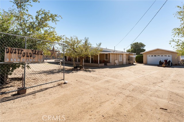 Detail Gallery Image 2 of 40 For 3350 Dawn, Rosamond,  CA 93560 - 2 Beds | 1/1 Baths