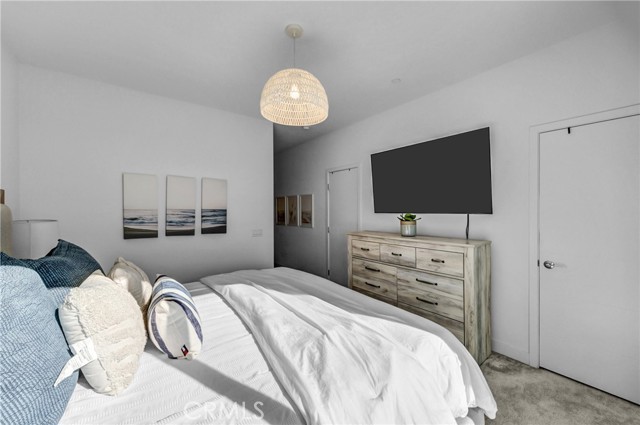 5092 Long Beach photo 19