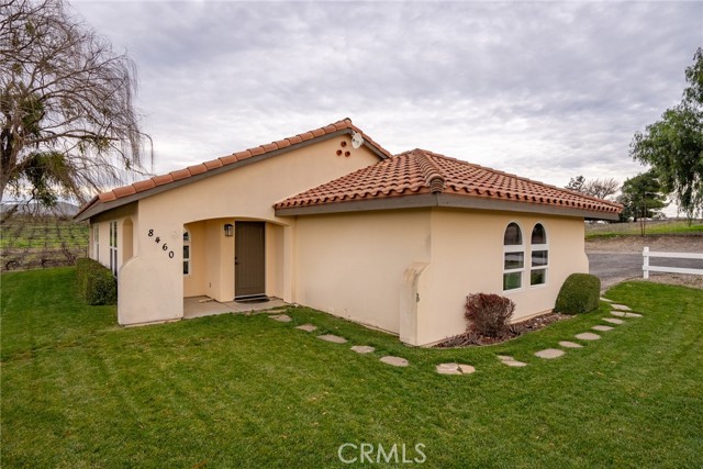 8460 Magdalena Drive, San Miguel CA: https://media.crmls.org/medias/f1465809-dede-4351-aa50-15405af783c1.jpg