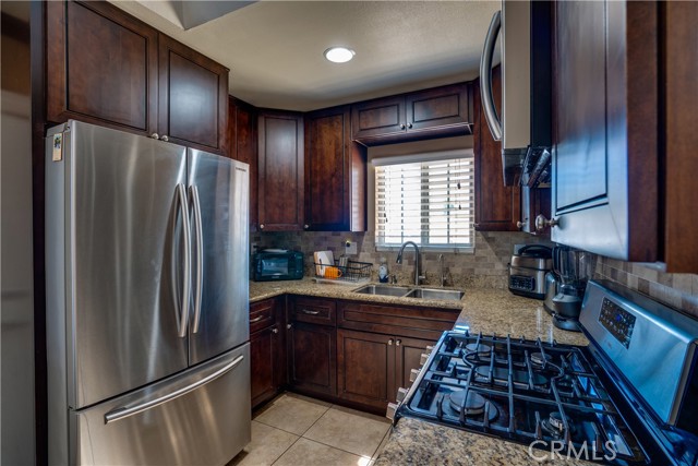 2304 W Flower Avenue, Fullerton CA: https://media.crmls.org/medias/f14694ba-04a3-482f-b9bd-0ac4dd3d7ccd.jpg