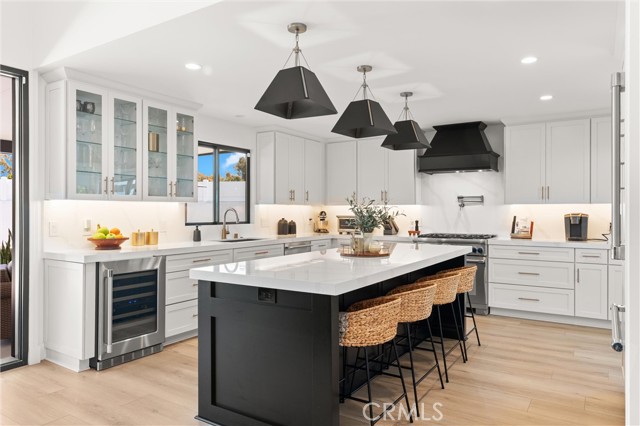19582 Summer Breeze Lane, Huntington Beach CA: https://media.crmls.org/medias/f1477151-e5d9-4136-86bf-2a757e1c29cb.jpg