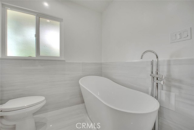 Detail Gallery Image 37 of 75 For 4701 Don Miguel, Los Angeles,  CA 90008 - 3 Beds | 3 Baths