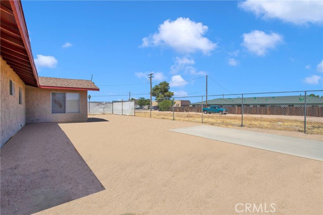 9431 7th Avenue, Hesperia CA: https://media.crmls.org/medias/f148ddf7-52f2-403c-ae89-92349fe70eeb.jpg
