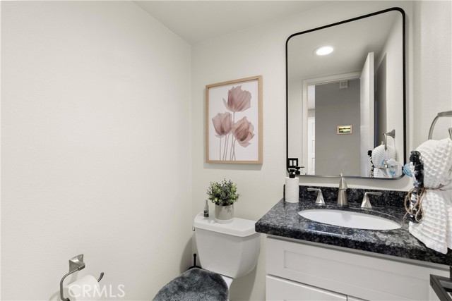 8 Geranium, Rancho Santa Margarita CA: https://media.crmls.org/medias/f1491d4f-fa9d-4190-84bb-ec44a5806b2b.jpg
