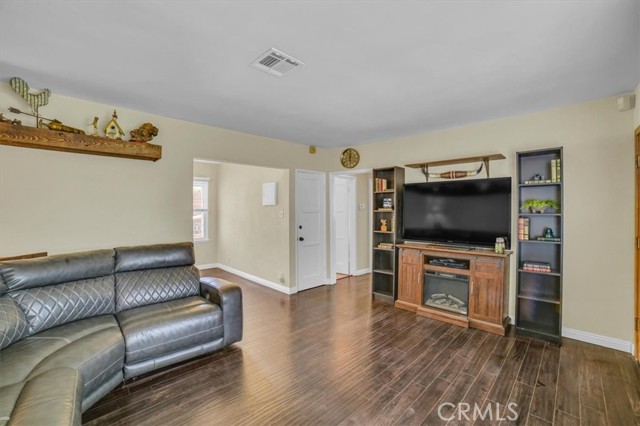 10734 Sharon Avenue photo 5