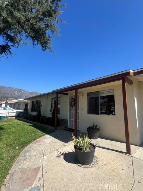 1326 Elmhurst Avenue, Duarte CA: https://media.crmls.org/medias/f14a81fa-f9c2-4cef-a2ec-d7aaf33a1ffc.jpg