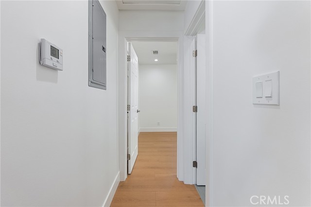 Detail Gallery Image 8 of 11 For 2907 Obama Bld, Leimert Park,  CA 90018 - 2 Beds | 1 Baths