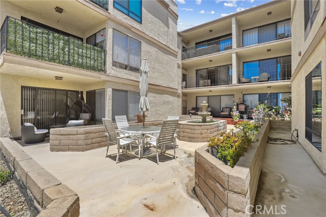 Detail Gallery Image 24 of 32 For 2722 E 20th St #202,  Signal Hill,  CA 90755 - 2 Beds | 2 Baths