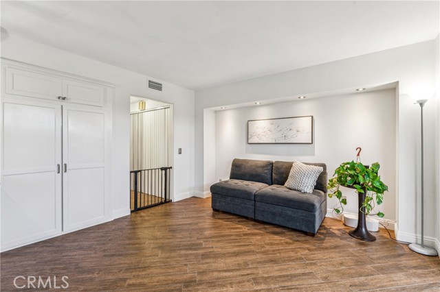 Detail Gallery Image 11 of 37 For 135 E Cypress Ave, Redlands,  CA 92373 - 3 Beds | 2/1 Baths