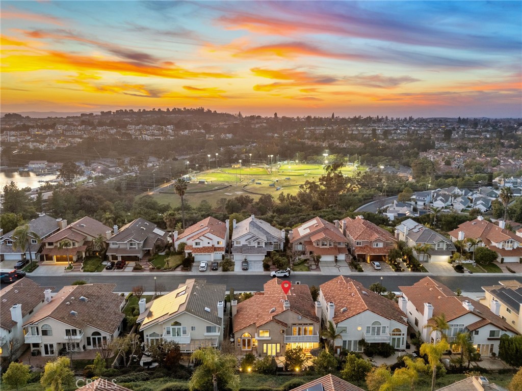 https://media.crmls.org/medias/f14bb4a4-f974-481f-b813-68deac04ff66.jpg?preset=X-Large