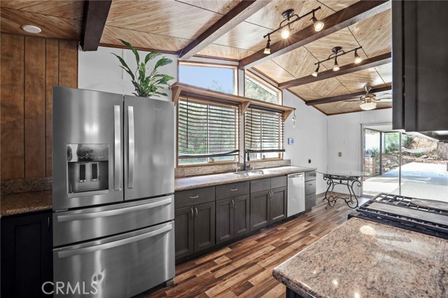 Detail Gallery Image 4 of 31 For 33743 Plowshare, Wildomar,  CA 92595 - 2 Beds | 2 Baths