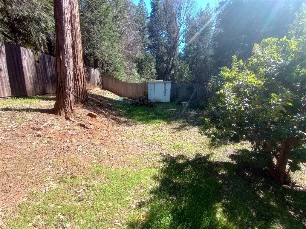 https://media.crmls.org/medias/f14c6ed1-0da4-4b21-accb-b20bb5aff8c3.jpg?preset=X-Large