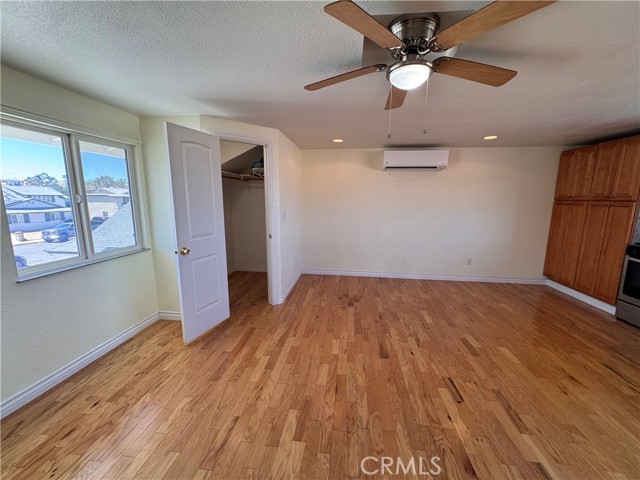 417 Fenoak Drive, Barstow CA: https://media.crmls.org/medias/f14c8a54-1c0d-4d2b-aeb0-98f15499c11e.jpg