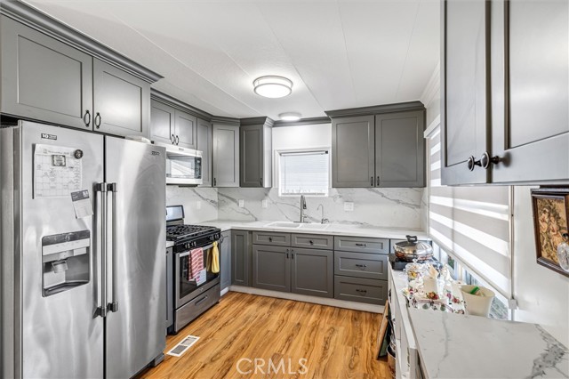 Front Image Thumbnail for CROC25262745