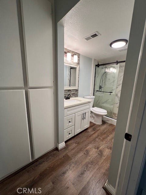 2015 Lakeridge Circle, Chula Vista CA: https://media.crmls.org/medias/f14d5766-40a1-46fc-9845-cbd0c1bc7fef.jpg