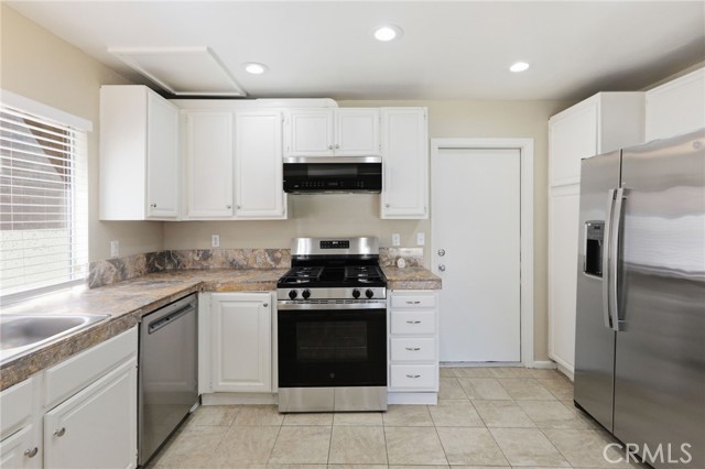 Detail Gallery Image 15 of 61 For 1420 Timberlane, Riverside,  CA 92506 - 5 Beds | 4 Baths