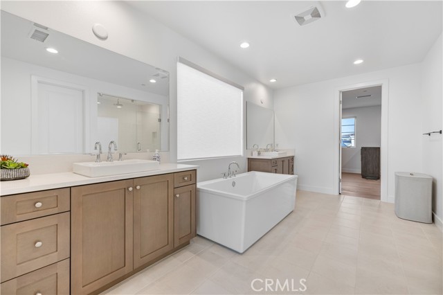 Image 33 of 68 For 24152 West Corte Ala