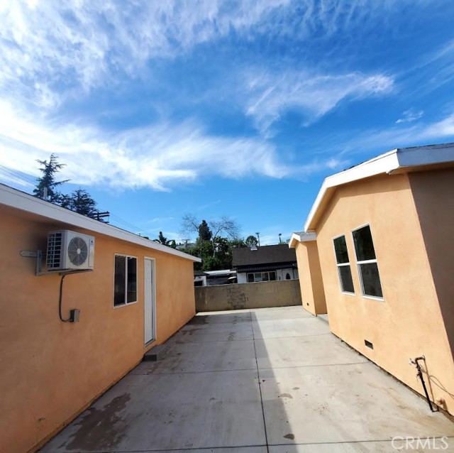 Detail Gallery Image 9 of 35 For 3765 Globe Ave, Los Angeles,  CA 90066 - – Beds | – Baths
