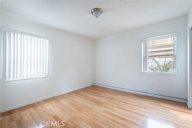 705 E California Avenue, Glendale CA: https://media.crmls.org/medias/f14f6b4a-8098-4e78-a845-8abd522b2072.jpg