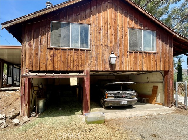 32401 Barber Road, Agua Dulce CA: https://media.crmls.org/medias/f14f82b1-1484-4918-bb09-9c95ba814316.jpg