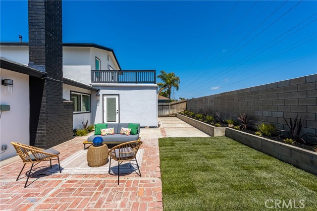 9802 Effingham Drive, Huntington Beach CA: https://media.crmls.org/medias/f14f886b-1607-4bc0-a0c2-f7a80f375cd3.jpg