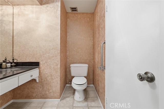 Detail Gallery Image 22 of 50 For 5330 Lindley Ave #305,  Encino,  CA 91316 - 2 Beds | 2 Baths