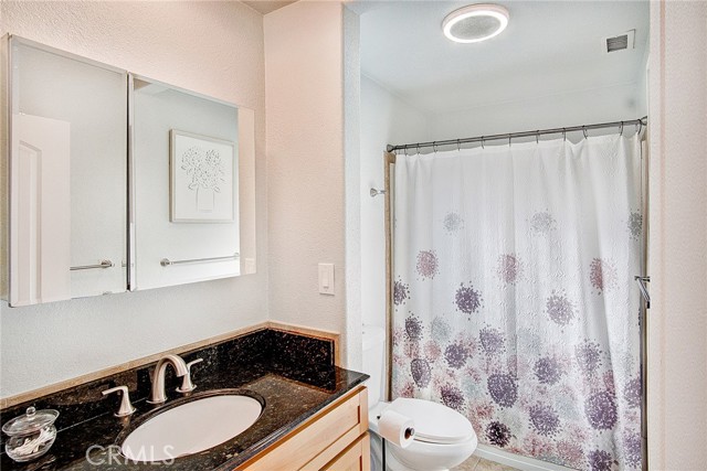 Detail Gallery Image 9 of 16 For 5577 Pioneer Bld #6,  Whittier,  CA 90601 - 3 Beds | 2/1 Baths