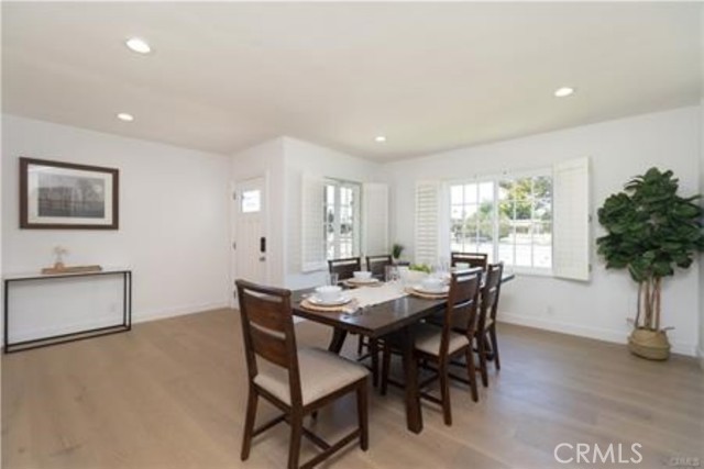 Detail Gallery Image 8 of 45 For 5840 White Oak Ave, Encino,  CA 91316 - 3 Beds | 2 Baths