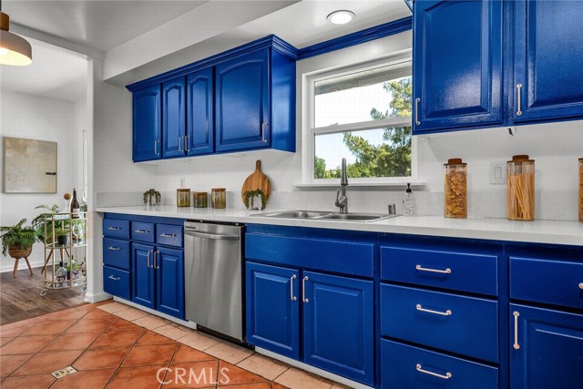Detail Gallery Image 12 of 35 For 16706 Alginet Pl, Encino,  CA 91436 - 4 Beds | 2/1 Baths