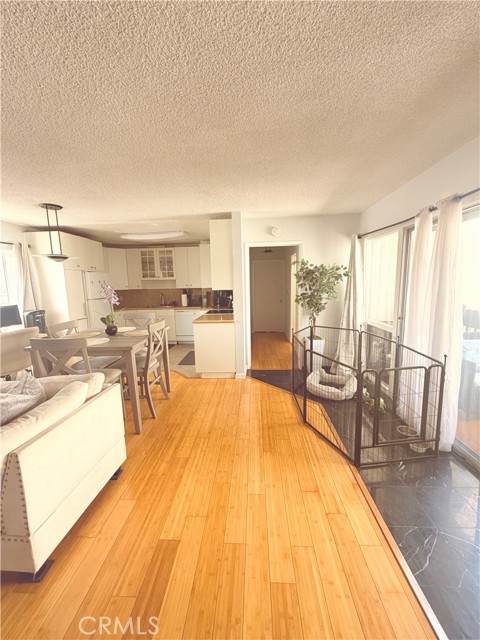 Detail Gallery Image 3 of 24 For 5300 Fairview #19,  Los Angeles,  CA 90056 - 2 Beds | 1 Baths