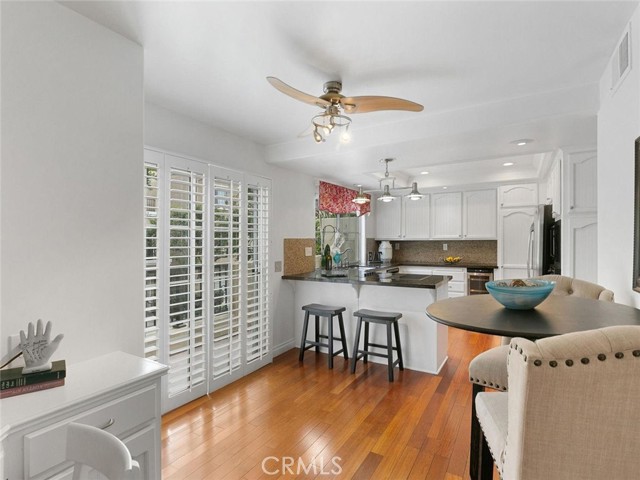 Detail Gallery Image 8 of 30 For 6051 Shadowbrook Cir, Huntington Beach,  CA 92648 - 2 Beds | 2/1 Baths