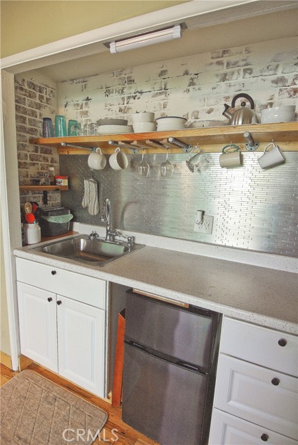 Detail Gallery Image 6 of 20 For 545 1st St #B,  Manhattan Beach,  CA 90266 - 1 Beds | 1 Baths