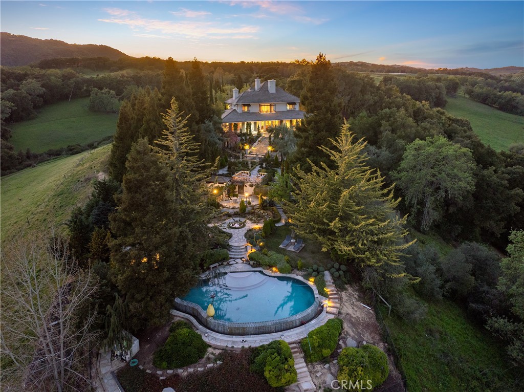 5405 Vineyard Drive