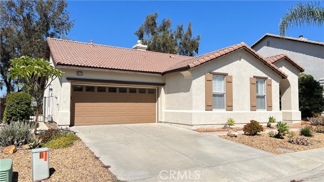 Detail Gallery Image 1 of 21 For 679 Shasta Dr, Corona,  CA 92881 - 3 Beds | 2 Baths
