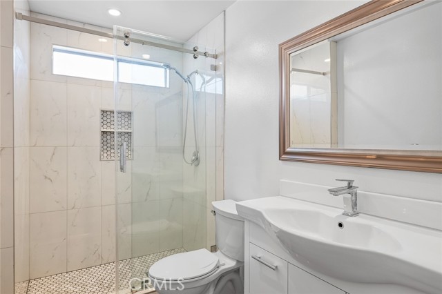 Detail Gallery Image 22 of 34 For 5145 Yarmouth Ave #15,  Encino,  CA 91316 - 2 Beds | 2/1 Baths
