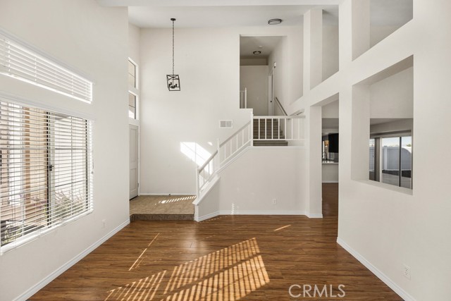 Detail Gallery Image 4 of 18 For 13410 Crystal Springs, Corona,  CA 92883 - 3 Beds | 2/1 Baths