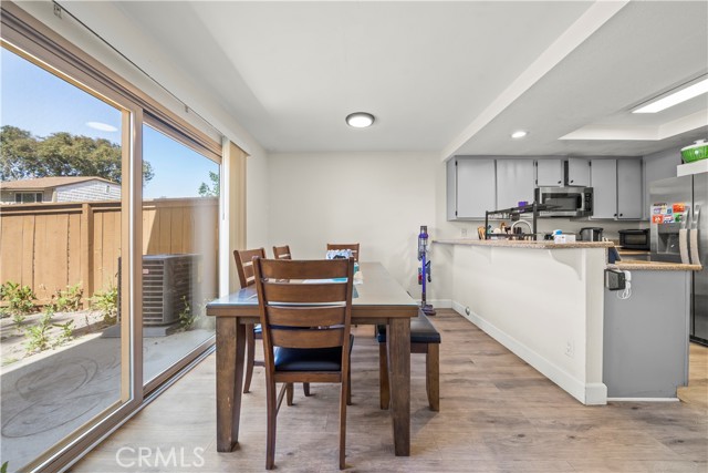 Detail Gallery Image 12 of 26 For 1112 S Cypress, Ontario,  CA 91762 - 2 Beds | 2/1 Baths
