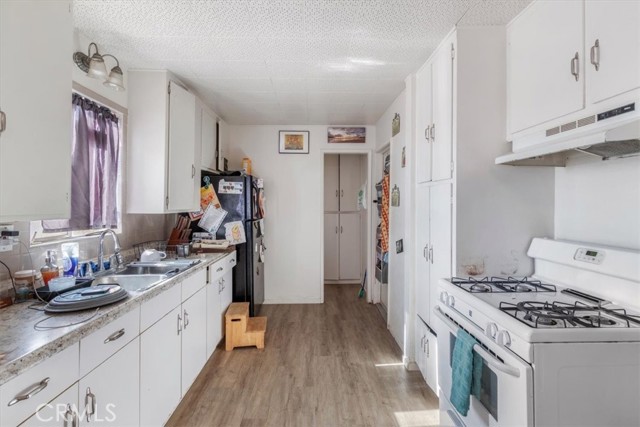 13645 Gilbert St., North Edwards CA: https://media.crmls.org/medias/f15789ad-2ef4-44ee-a33f-57ad45c2eae1.jpg