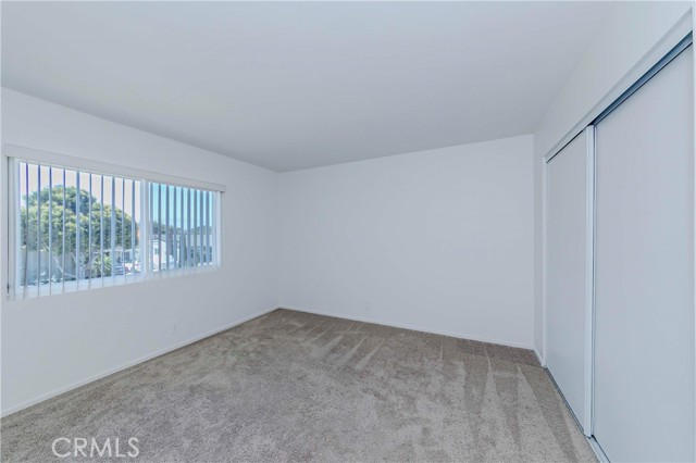 2401 El Portal Way, Oxnard CA: https://media.crmls.org/medias/f157a562-40b2-4926-b5bc-dfb9e8622543.jpg