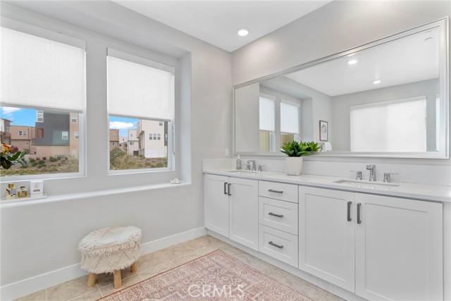 Detail Gallery Image 35 of 74 For 27018 California Ct, Valencia,  CA 91381 - 4 Beds | 4/1 Baths