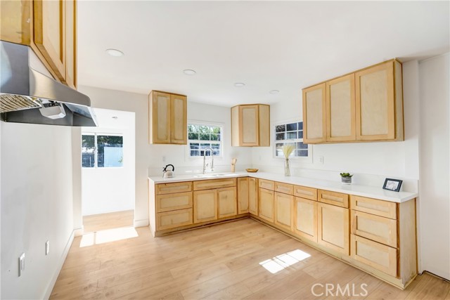 Detail Gallery Image 3 of 10 For 230 E 75th St, Los Angeles,  CA 90003 - 3 Beds | 1 Baths