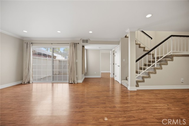 19208 Hamlin Street, 5 photo 25