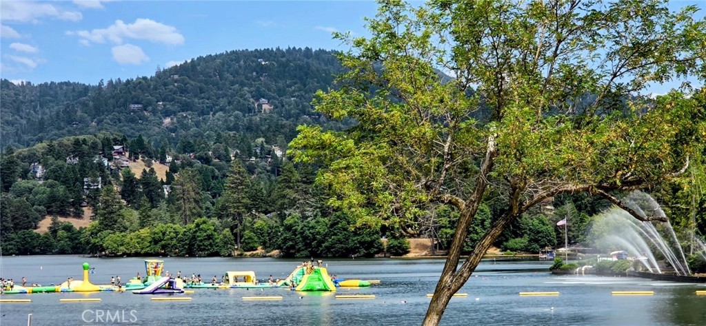 https://media.crmls.org/medias/f15909c3-9f09-4f14-988f-9385f49f3449.jpg?preset=X-Large
