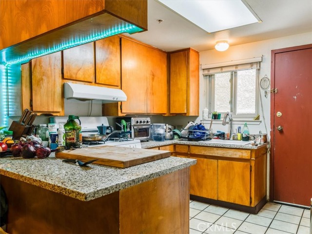 60 Casa Street, San Luis Obispo CA: https://media.crmls.org/medias/f1590c36-218b-4e82-9a40-5bd410c0ad52.jpg
