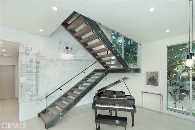 627 N Vista Street, Los Angeles CA: https://media.crmls.org/medias/f15a48eb-dd9e-48f6-a855-9a79b6ec8be9.jpg