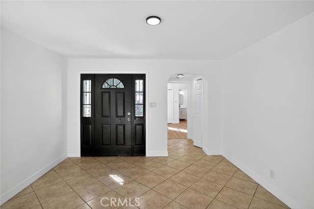 Detail Gallery Image 3 of 17 For 1555 W 59th, Los Angeles,  CA 90047 - 3 Beds | 2 Baths