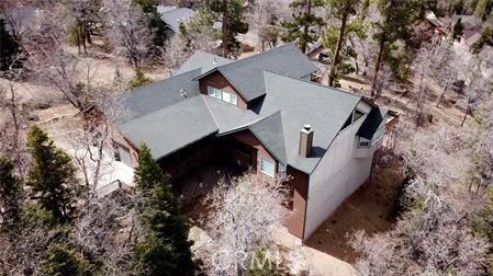 1186 Alameda Ct, Big Bear CA: https://media.crmls.org/medias/f15ab9da-8104-4bd2-b63f-7c59842edcf1.jpg